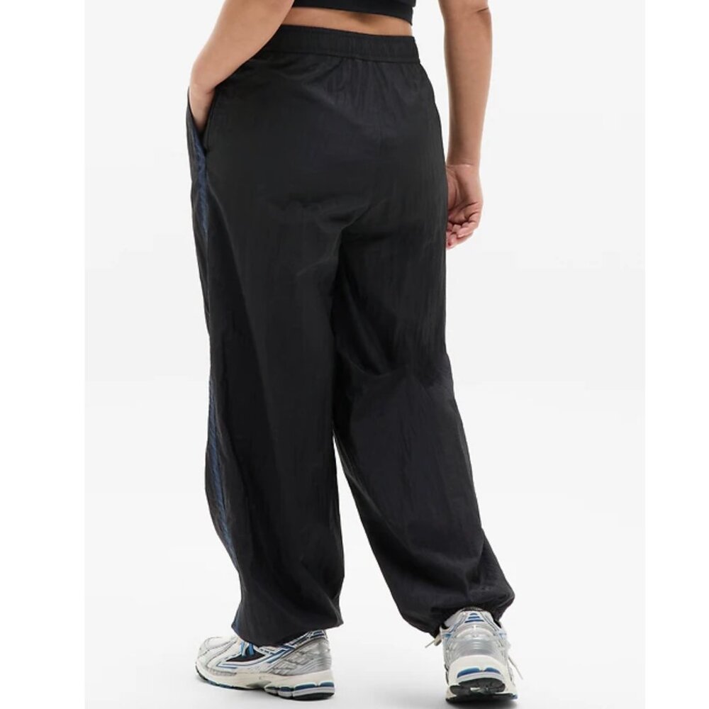 NWT Athleta Black Daybreak Mid Rise Parachute Pants S - Picture 3 of 6